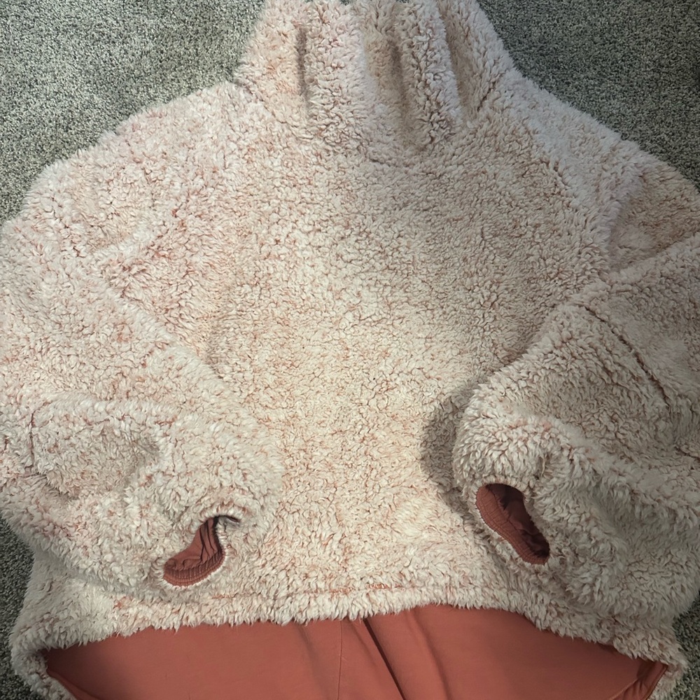Lululemon super soft size 6 sweater